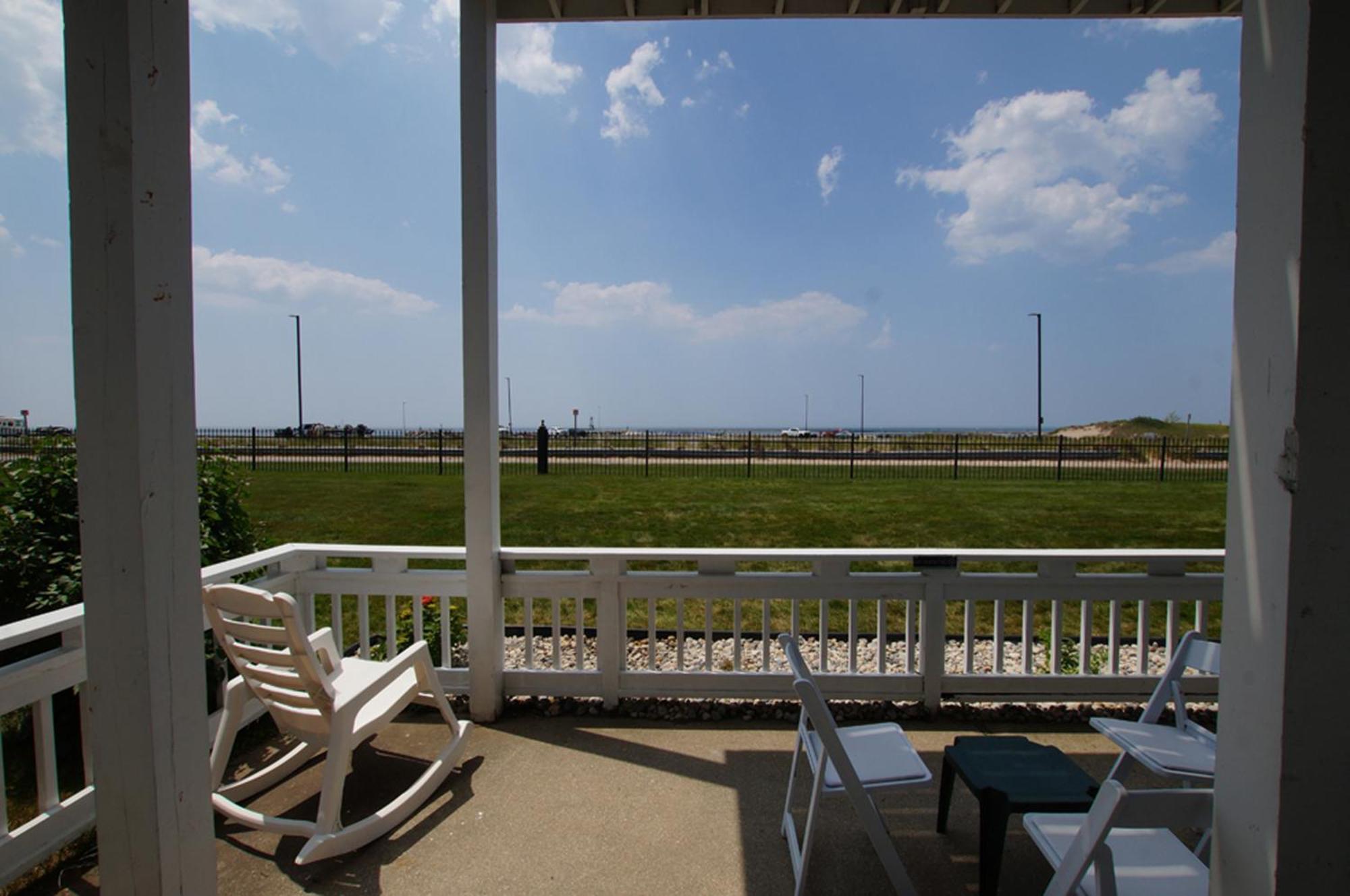 Snyders Shoreline Inn Ludington Exteriör bild