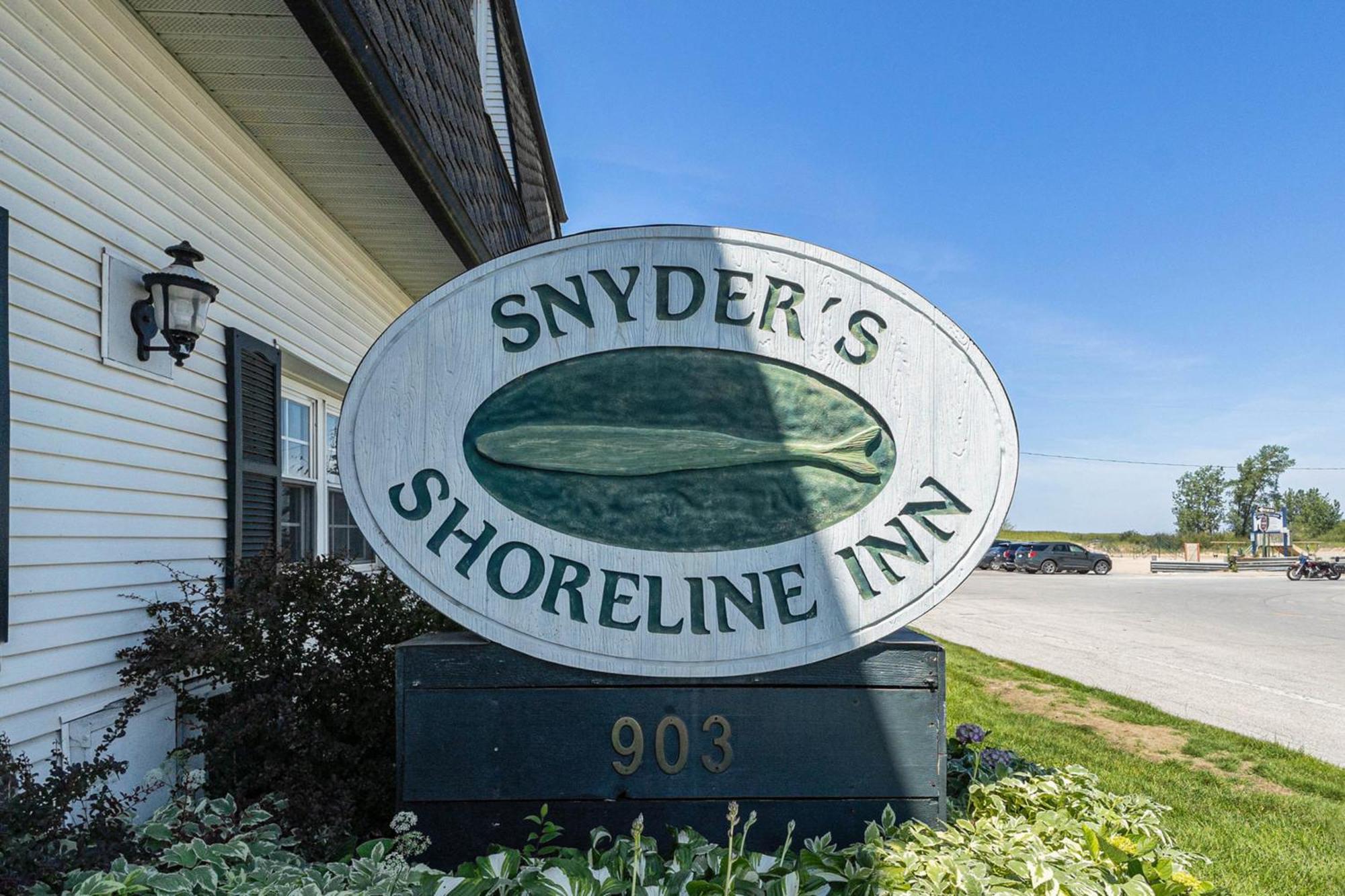 Snyders Shoreline Inn Ludington Exteriör bild